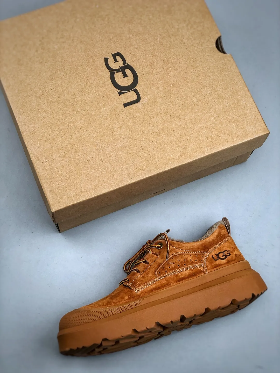 Local pick-up 💰560 supports store release New goods 🚀 #UGG new autumn and winter products (plush integrated lining 🔥warm and heat-locking) must-have outdoor men's casual shoes and snow boots series Guangdong factory quality Autumn and winter new styles Fashion trend matching The fabric is made of frosted cowhide imported from Italy. The whole shoe is made of genuine cowhide material, from the outsole to the hardware, all made from OEM raw materials. Good products do not kill pigs. The quality of the first order is strictly controlled. A full set of official website unified packaging. This year’s winter cold-proof outdoor products are a must-have for daily casual matching for sportsmen‼ American light luxury brand [UGG] Tasman Weather Hybrid Tasman hybrid series lightweight casual shoes Size: 39-44